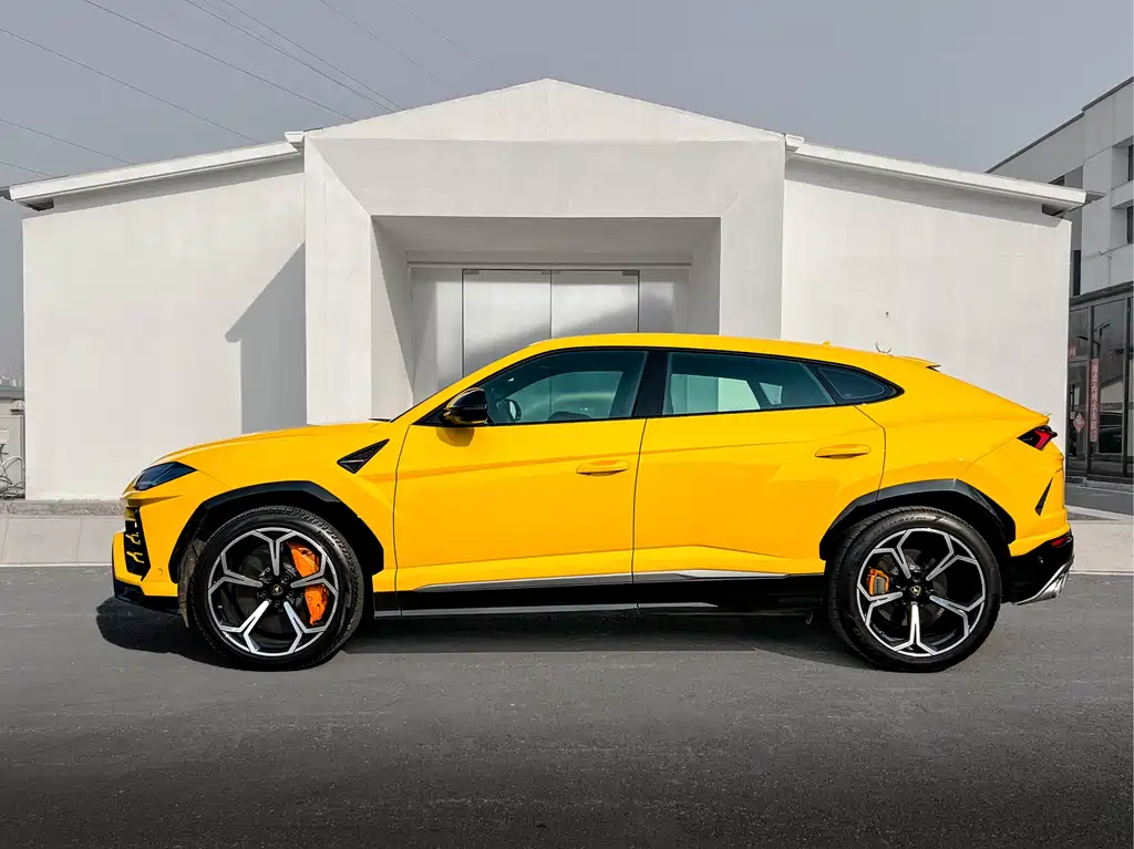 Lamborghini Urus — фото 6