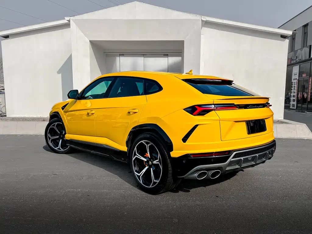 Lamborghini Urus — фото 9
