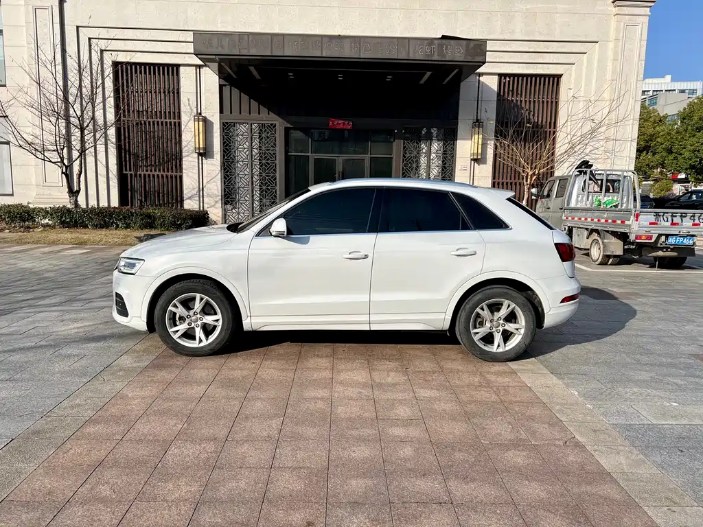 Audi Q3 — фото 13