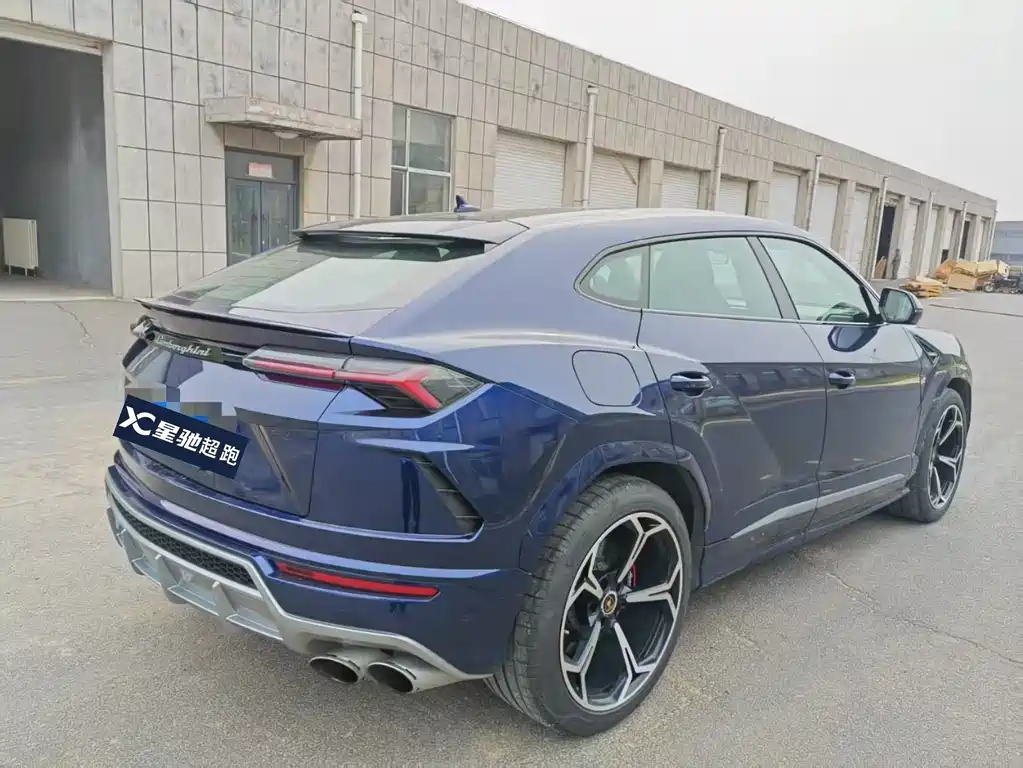 Lamborghini Urus — фото 3