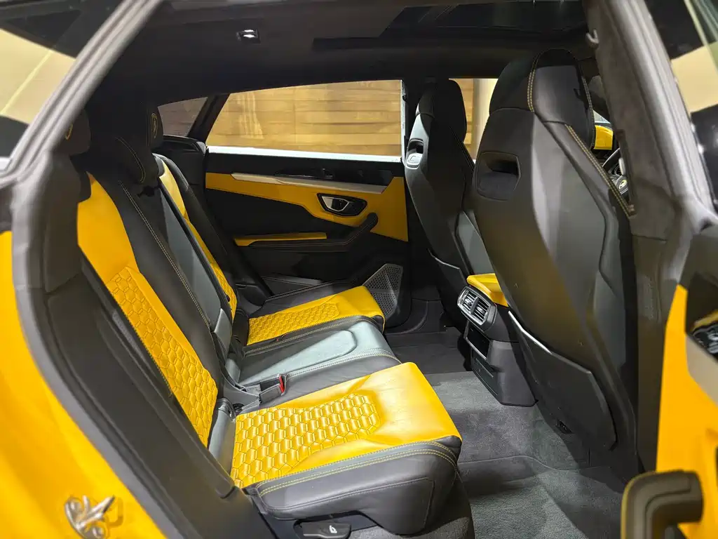 Lamborghini Urus — фото 15