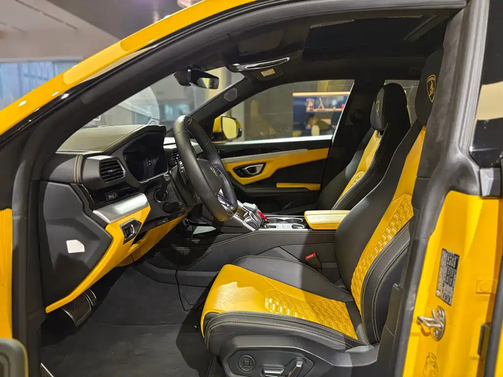 Lamborghini Urus — фото 9