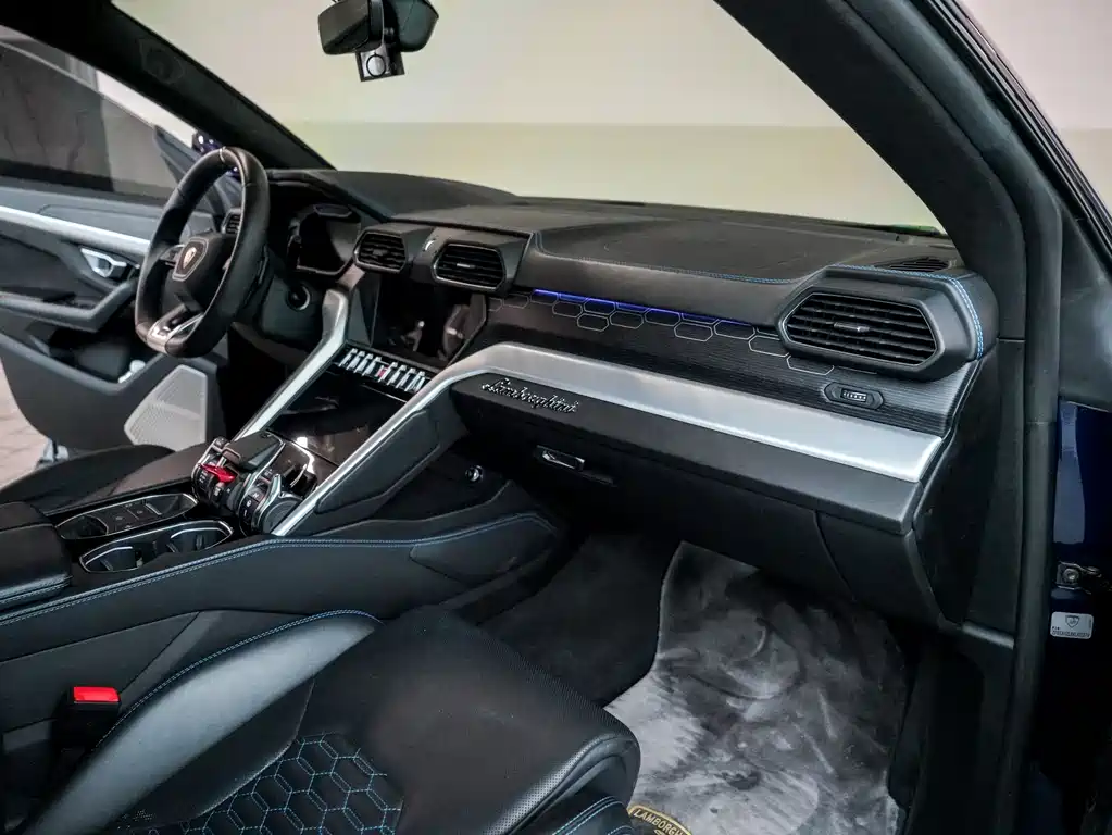 Lamborghini Urus — фото 8