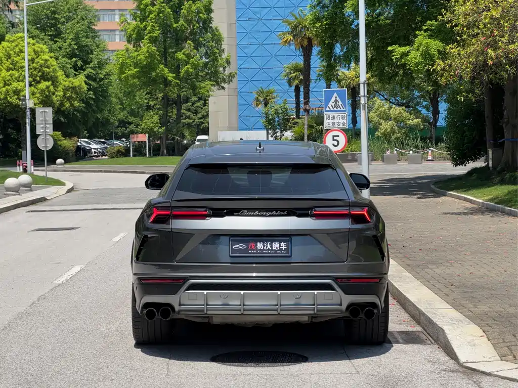 Lamborghini Urus — фото 6