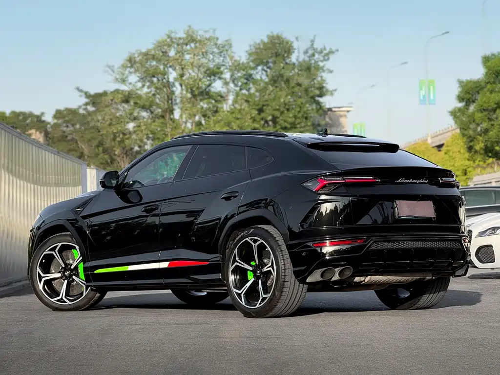 Lamborghini Urus — фото 16