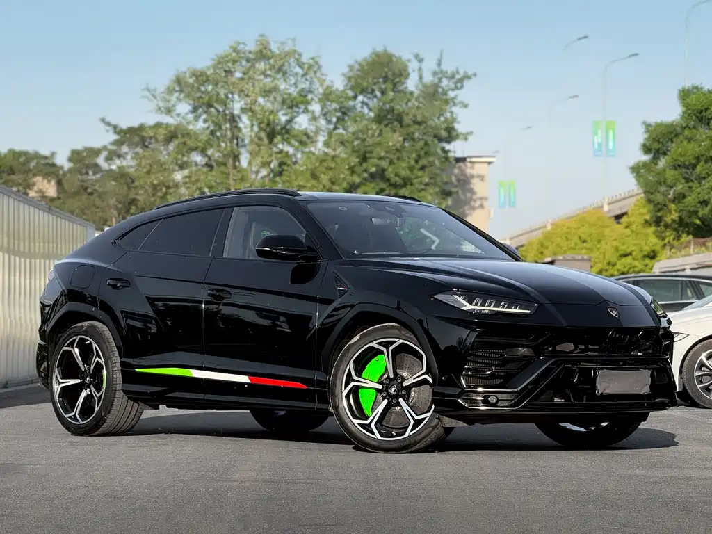 Lamborghini Urus — фото 3