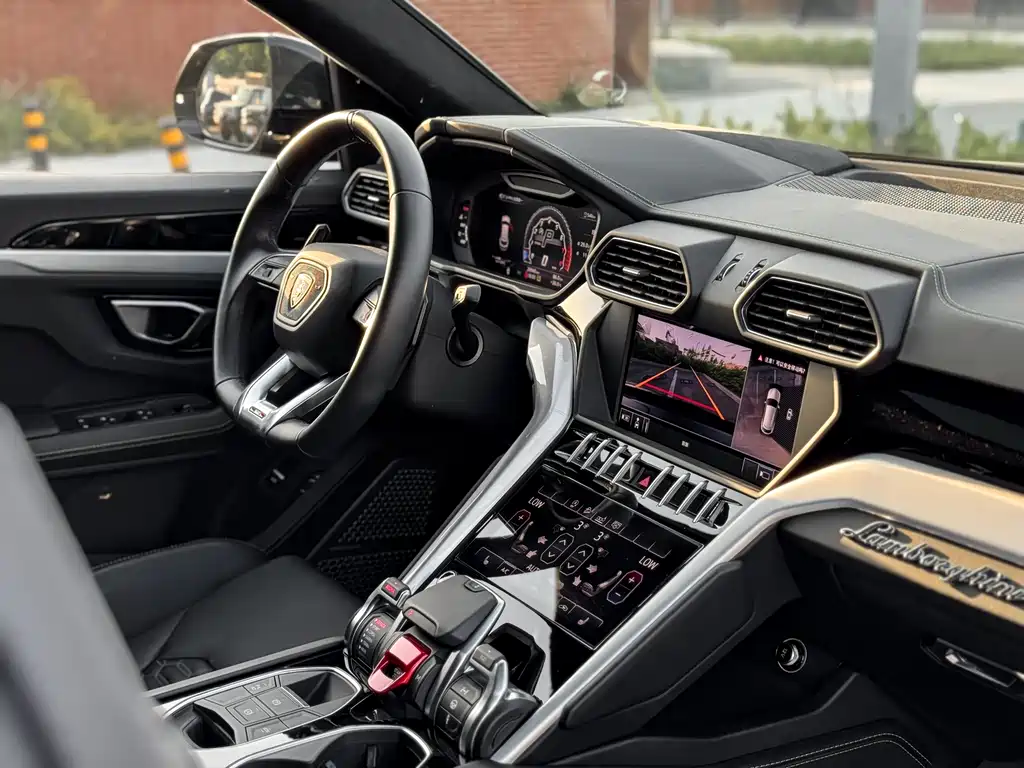 Lamborghini Urus — фото 10