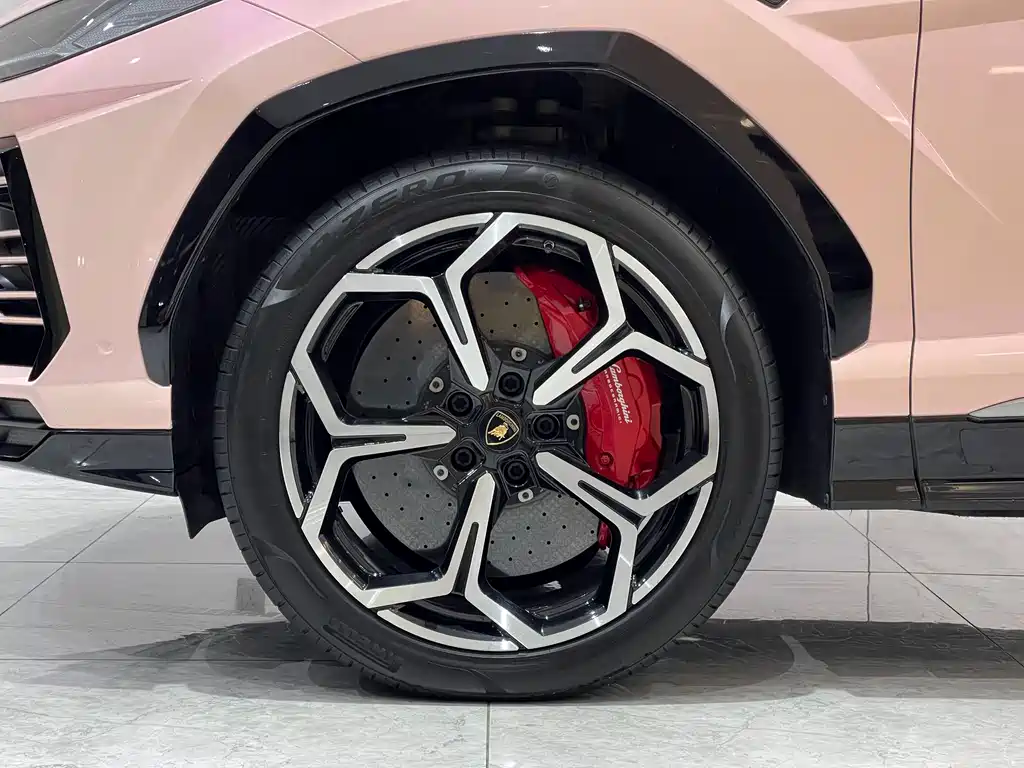 Lamborghini Urus — фото 4