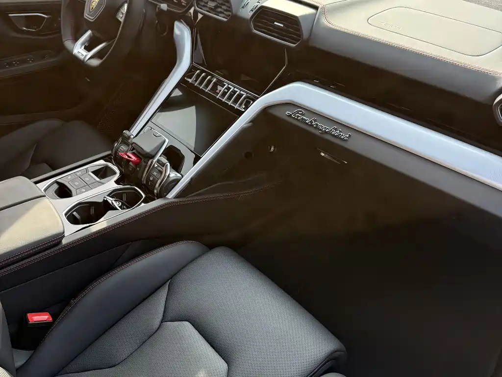 Lamborghini Urus — фото 7