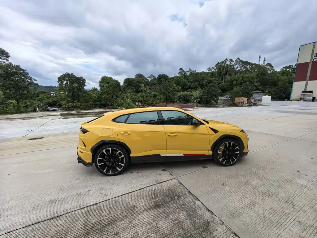 Lamborghini Urus — фото 8