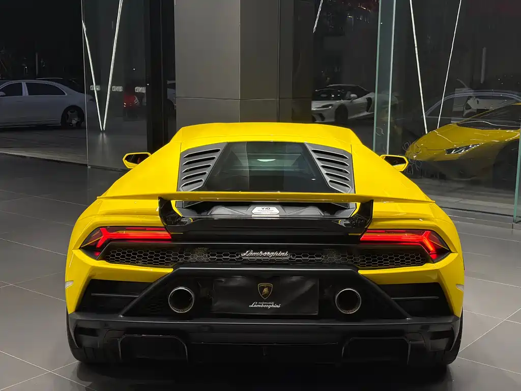 Lamborghini Huracán — фото 9
