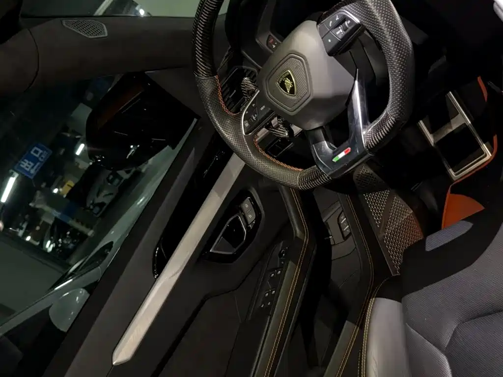 Lamborghini Urus — фото 7