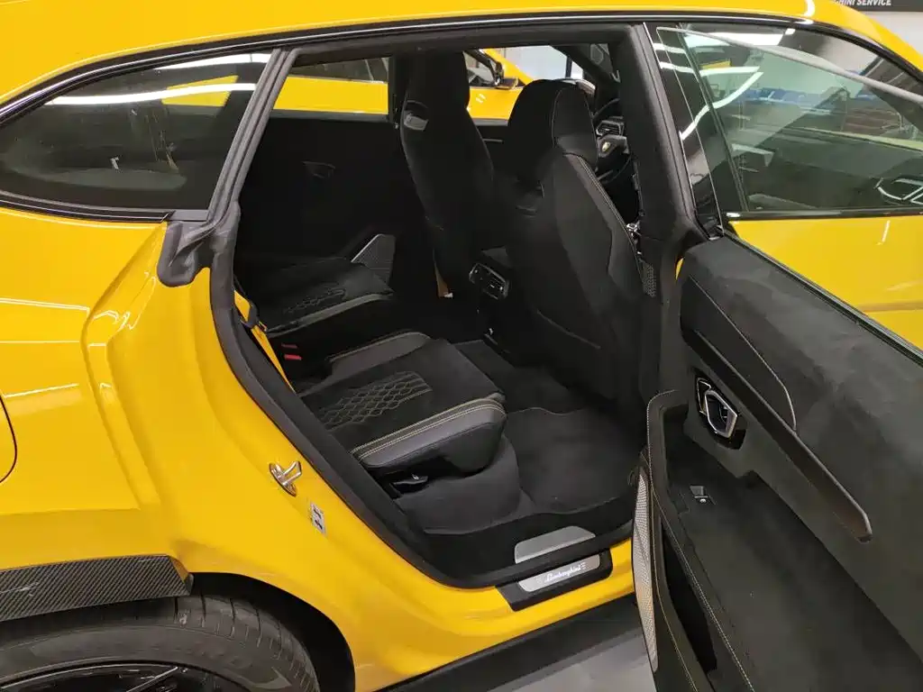 Lamborghini Urus — фото 10