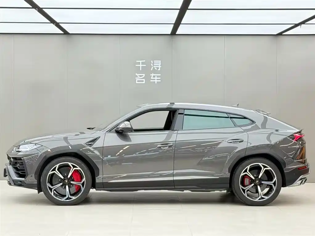 Lamborghini Urus — фото 3