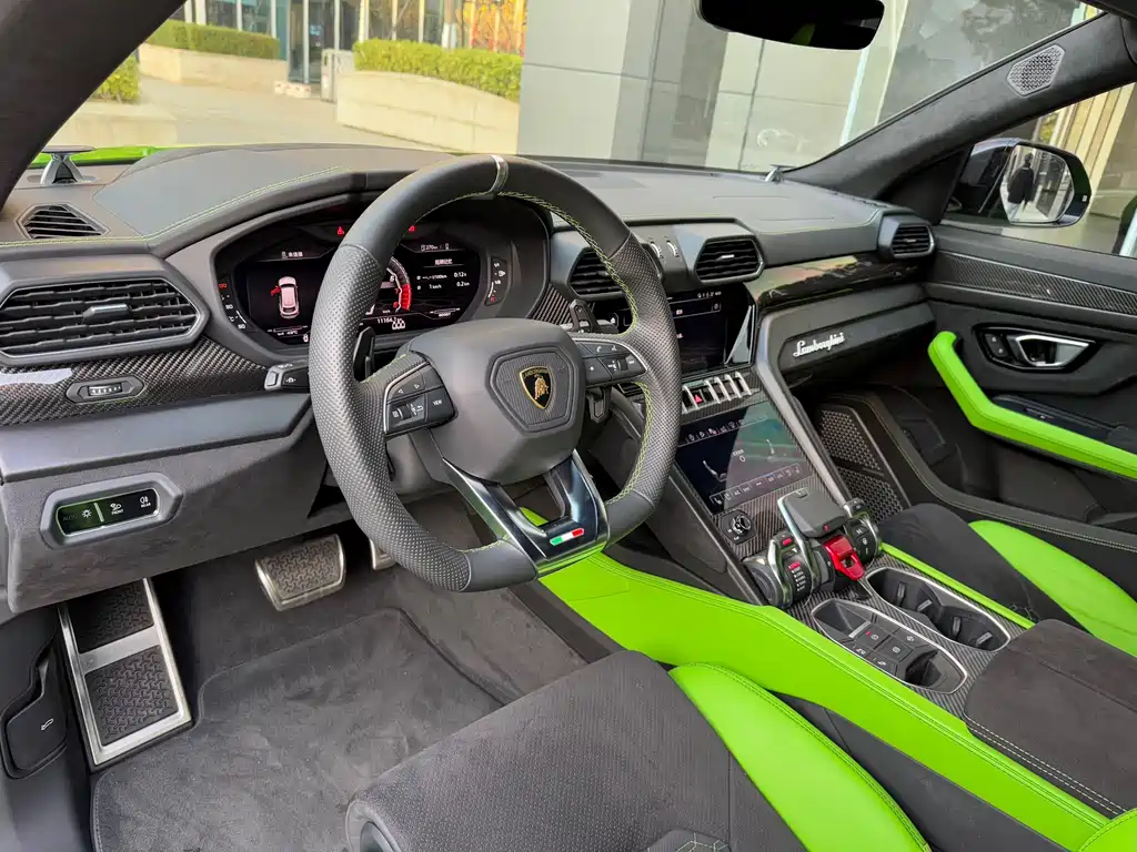 Lamborghini Urus — фото 5