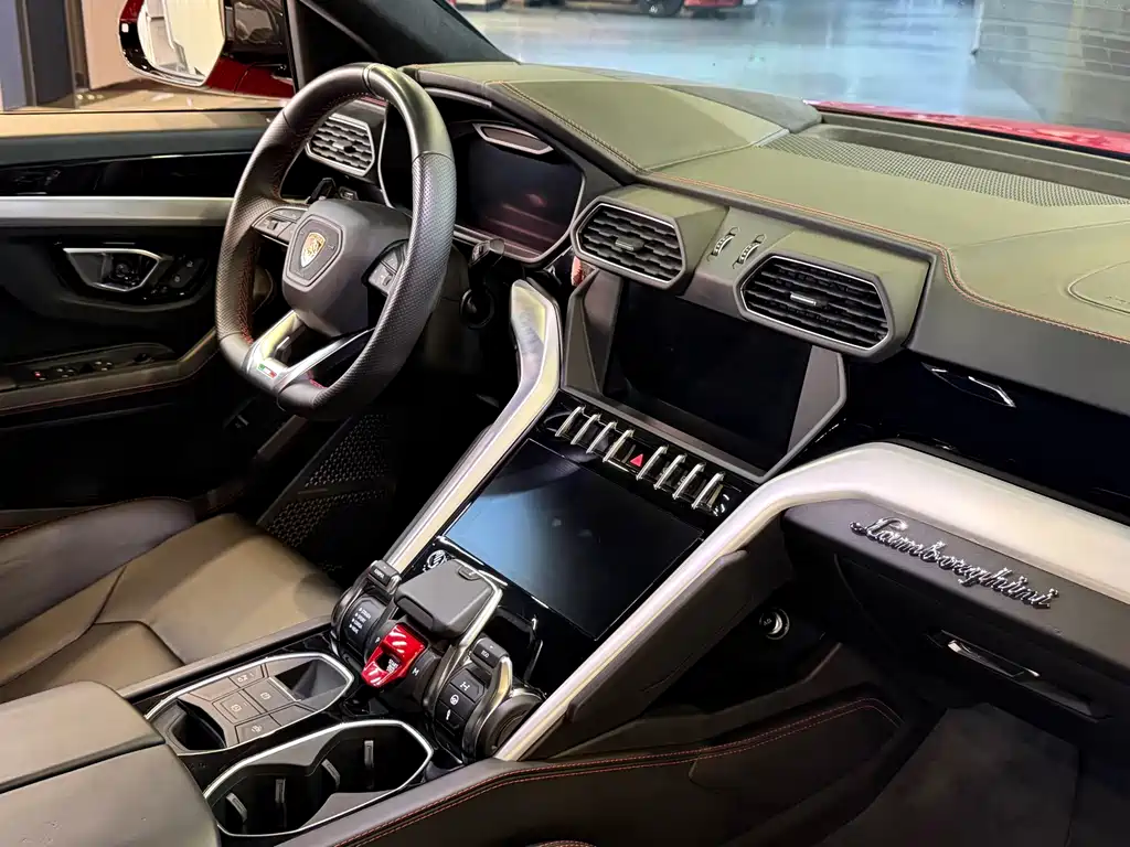 Lamborghini Urus — фото 19