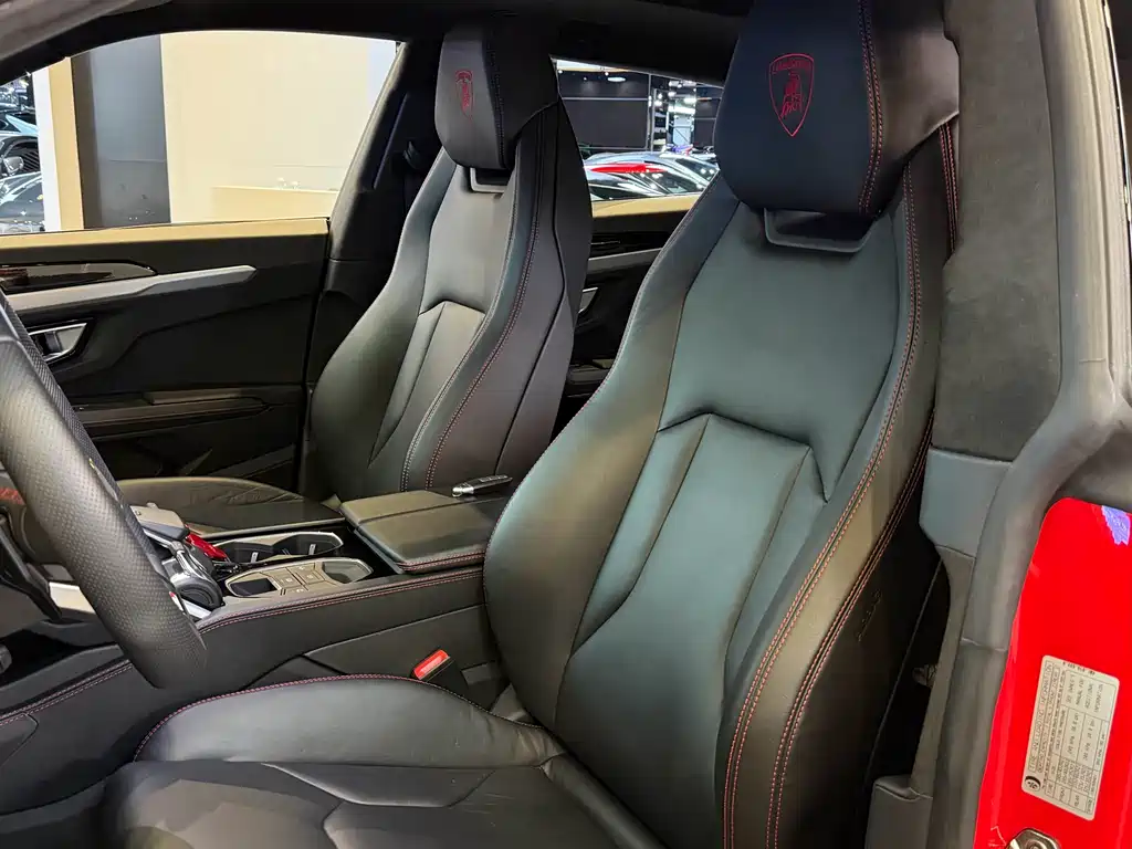 Lamborghini Urus — фото 21