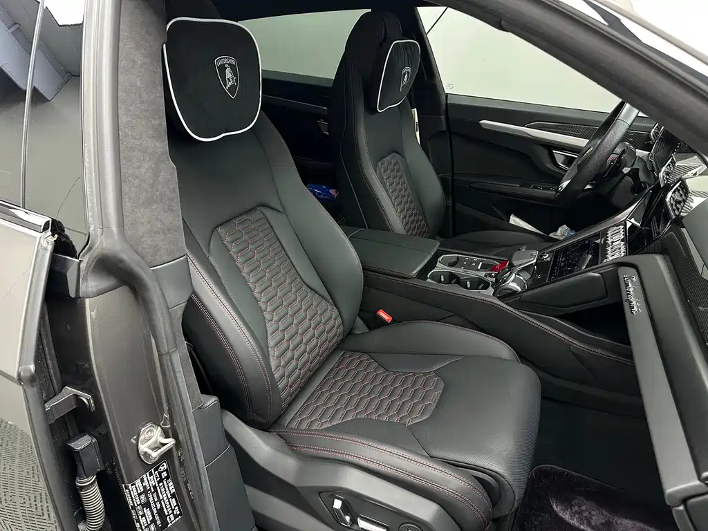 Lamborghini Urus — фото 14