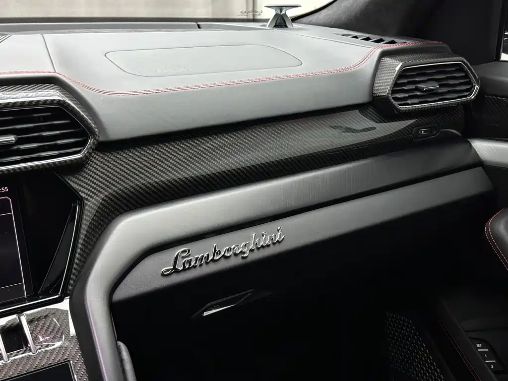 Lamborghini Urus — фото 17