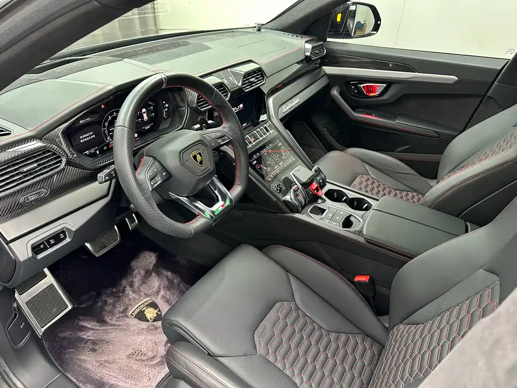 Lamborghini Urus — фото 9