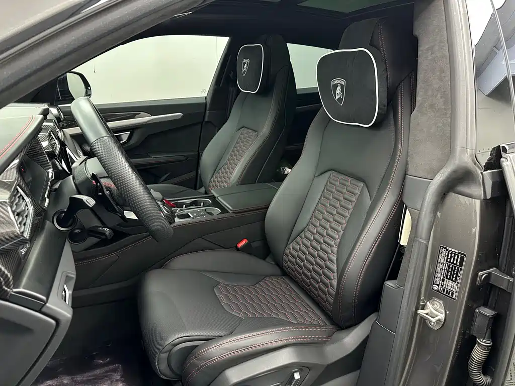 Lamborghini Urus — фото 10