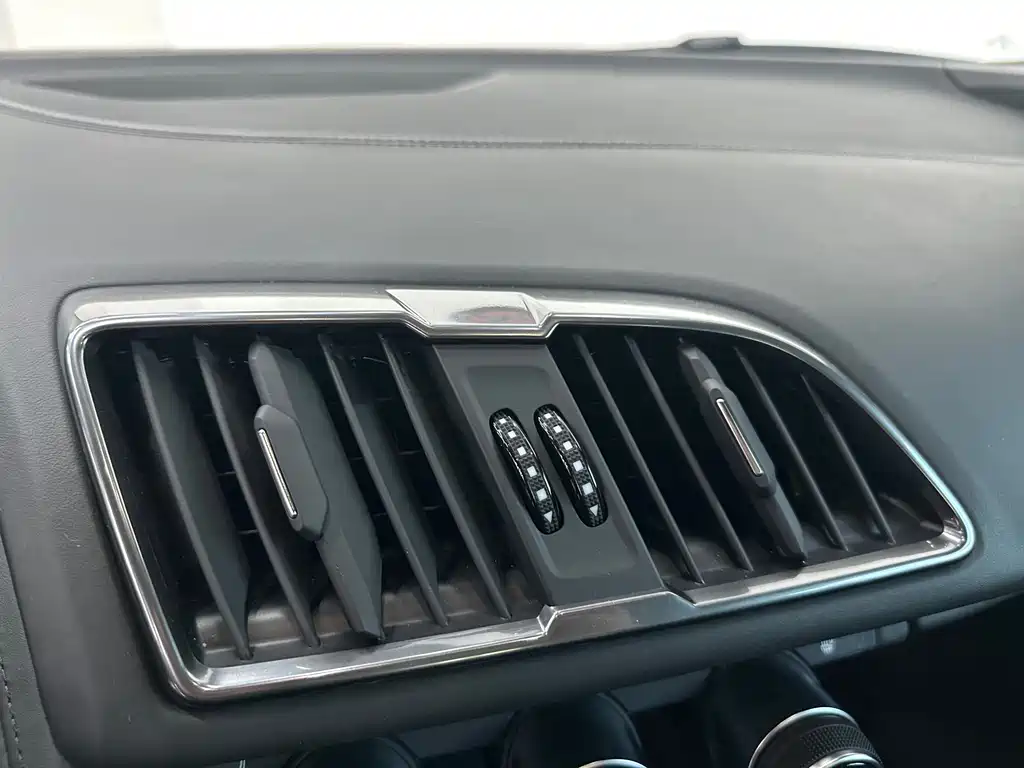 Audi R8 — фото 11