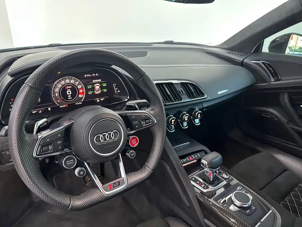 Audi R8 — фото 17