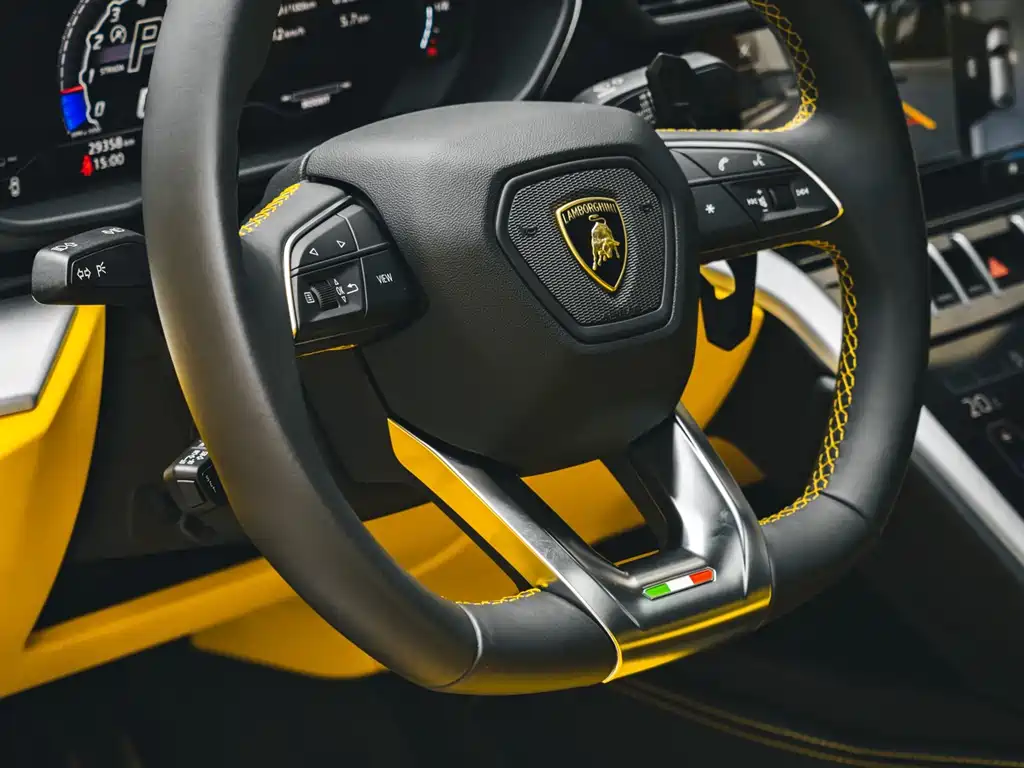 Lamborghini Urus — фото 6