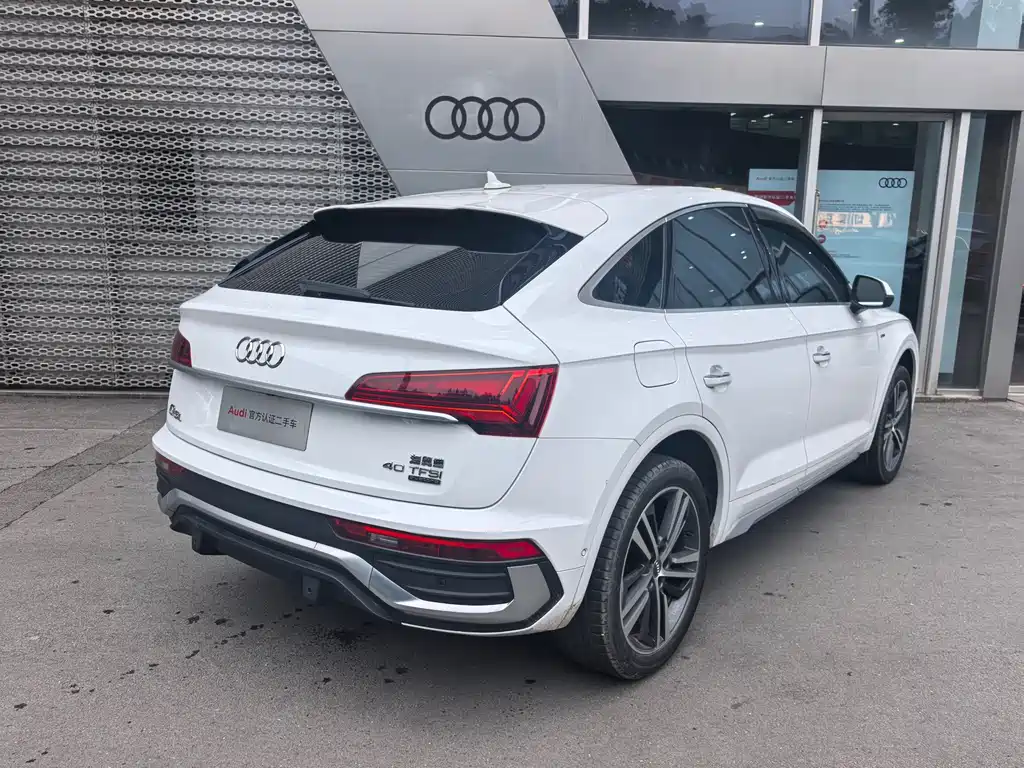 Audi Q5L Sportback — фото 7