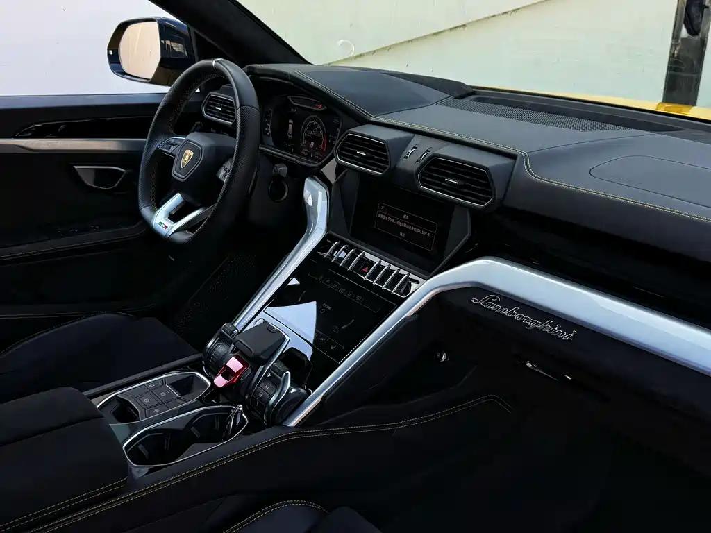 Lamborghini Urus — фото 6