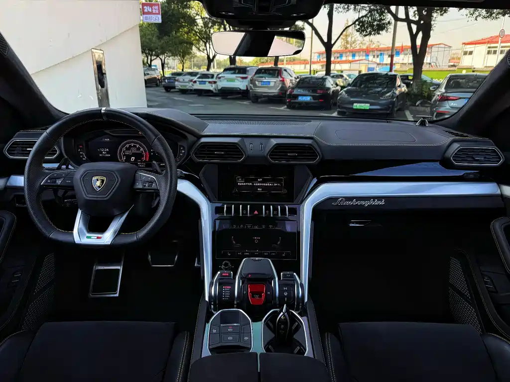 Lamborghini Urus — фото 8