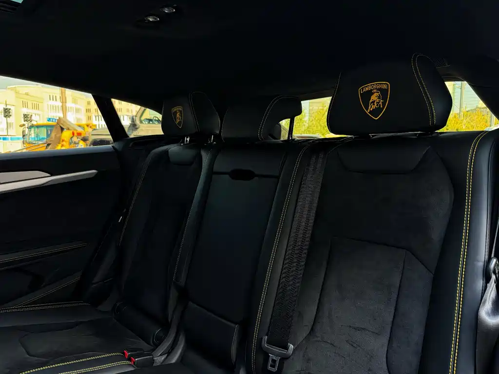 Lamborghini Urus — фото 9