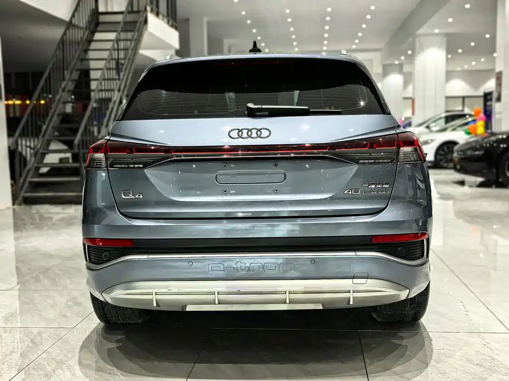 Audi Q4 e-tron — фото 5