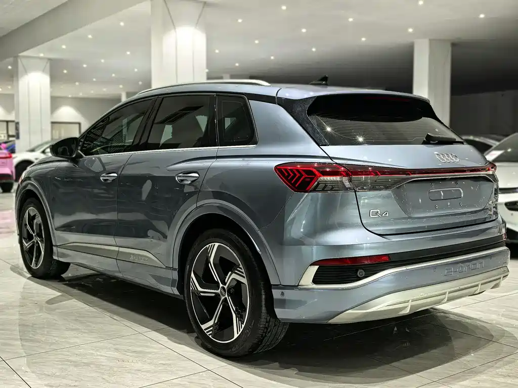 Audi Q4 e-tron — фото 6