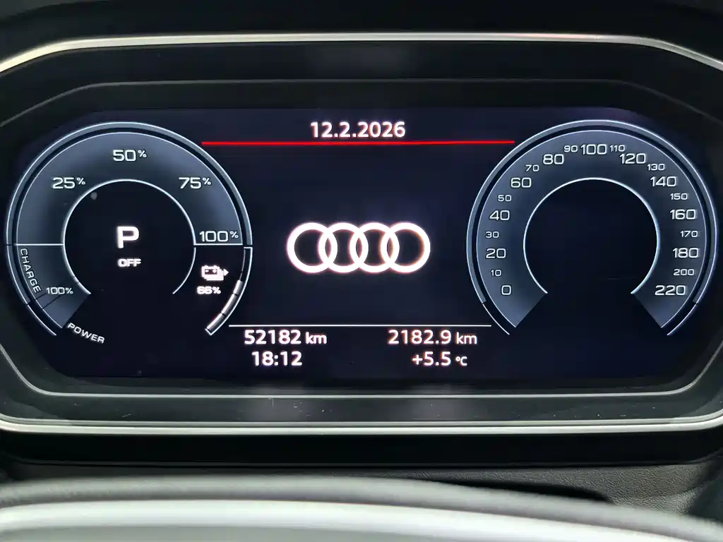 Audi Q4 e-tron — фото 8