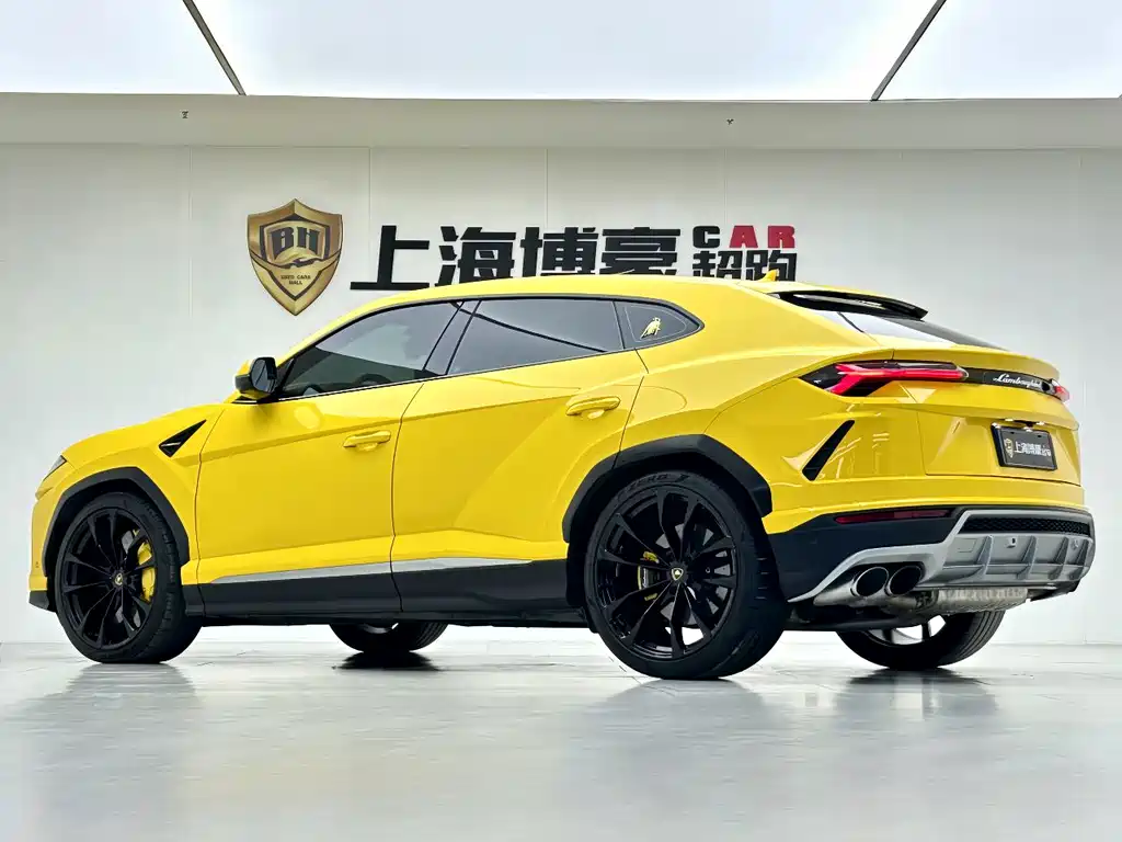 Lamborghini Urus — фото 10
