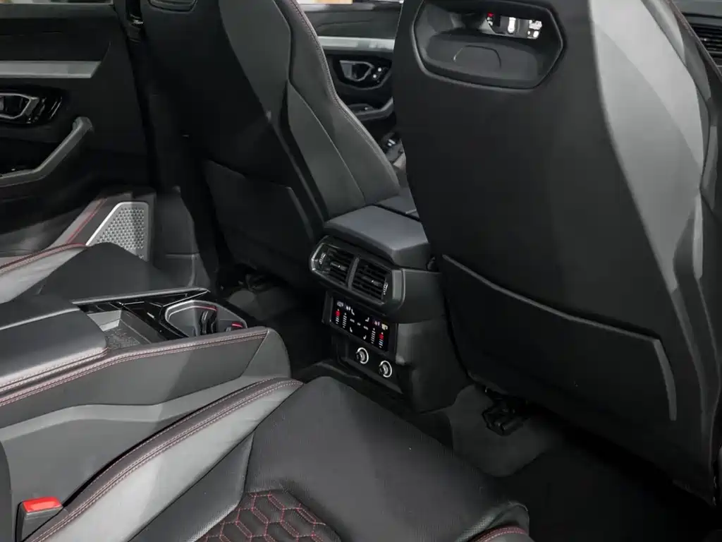 Lamborghini Urus — фото 14