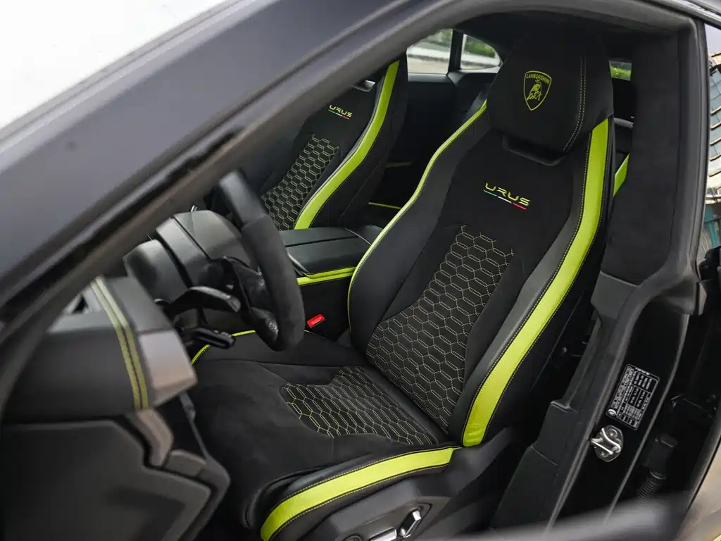 Lamborghini Urus — фото 14
