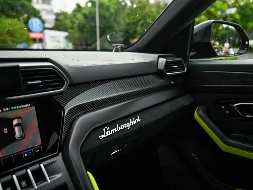 Lamborghini Urus — фото 15