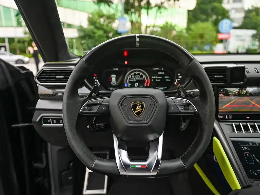 Lamborghini Urus — фото 9