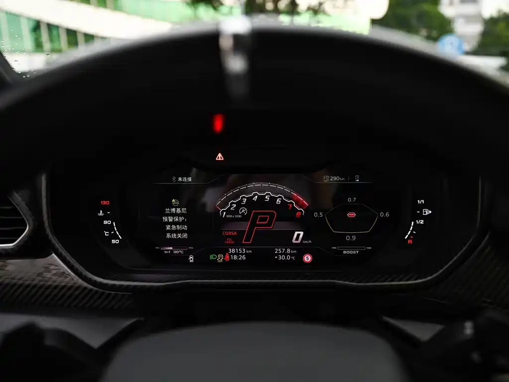 Lamborghini Urus — фото 10