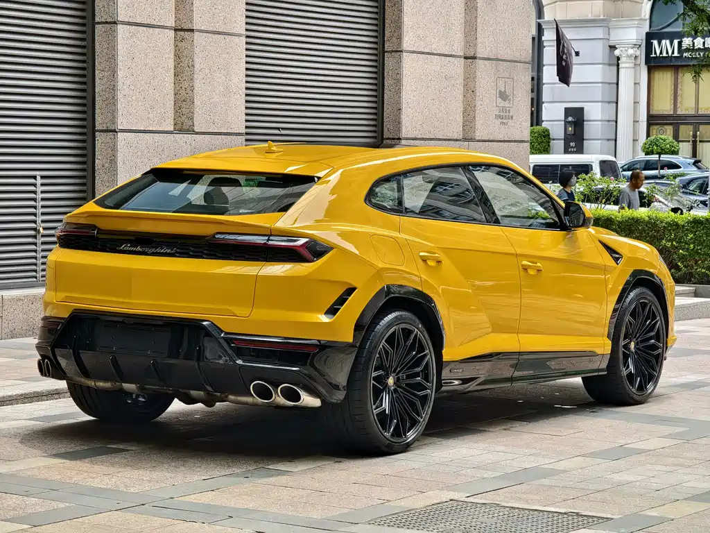 Lamborghini Urus SE — фото 4