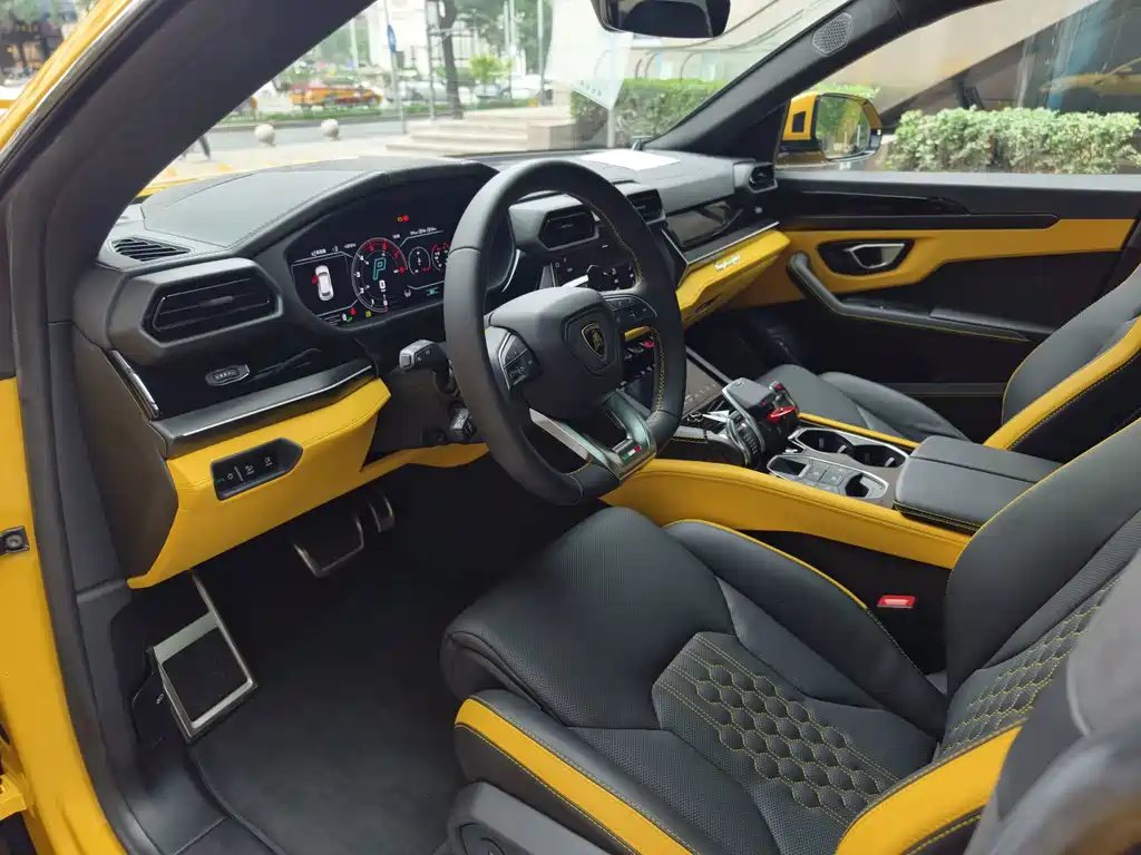 Lamborghini Urus SE — фото 8