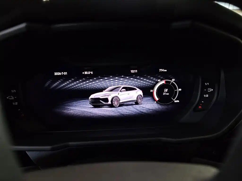 Lamborghini Urus SE — фото 10