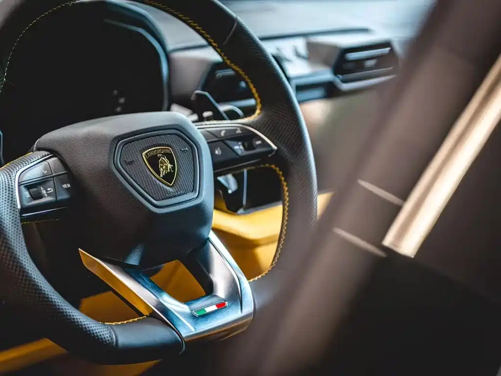 Lamborghini Urus SE — фото 2