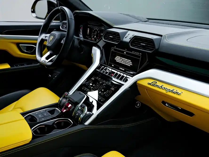 Lamborghini Urus — фото 18