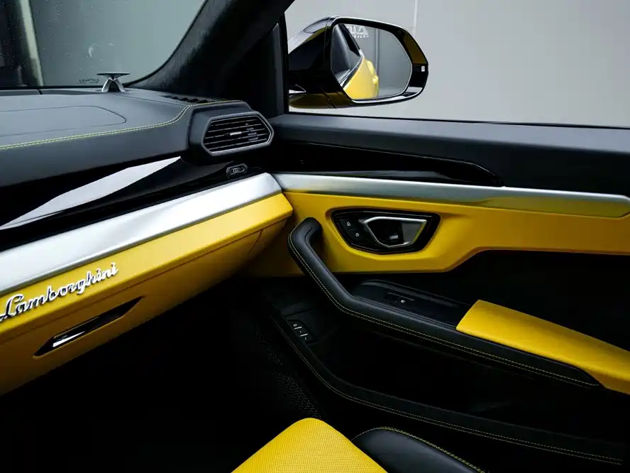 Lamborghini Urus — фото 27
