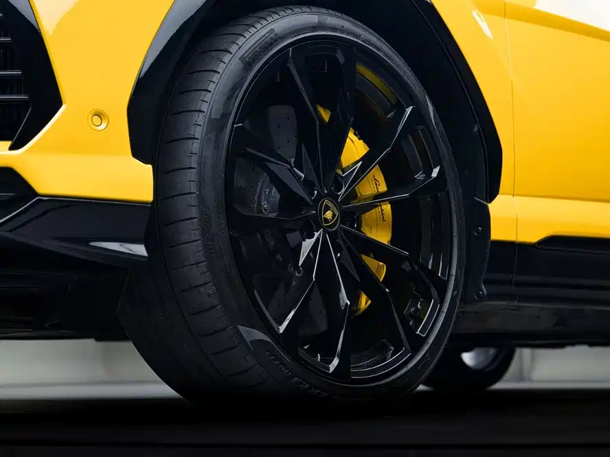 Lamborghini Urus — фото 7