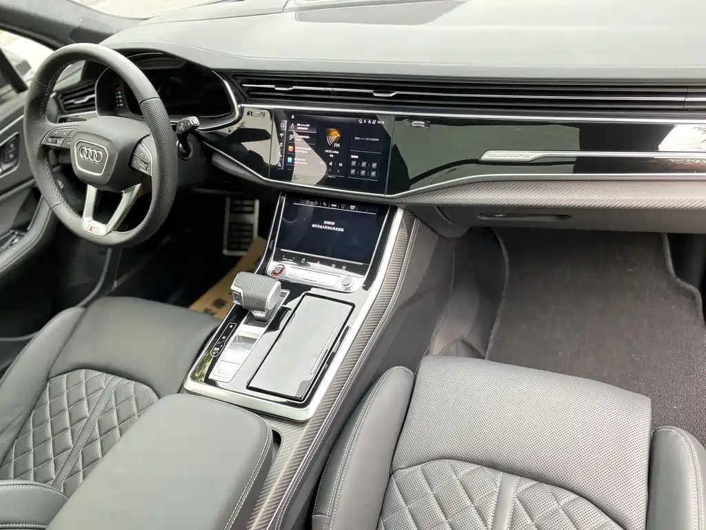 Audi SQ7 — фото 14
