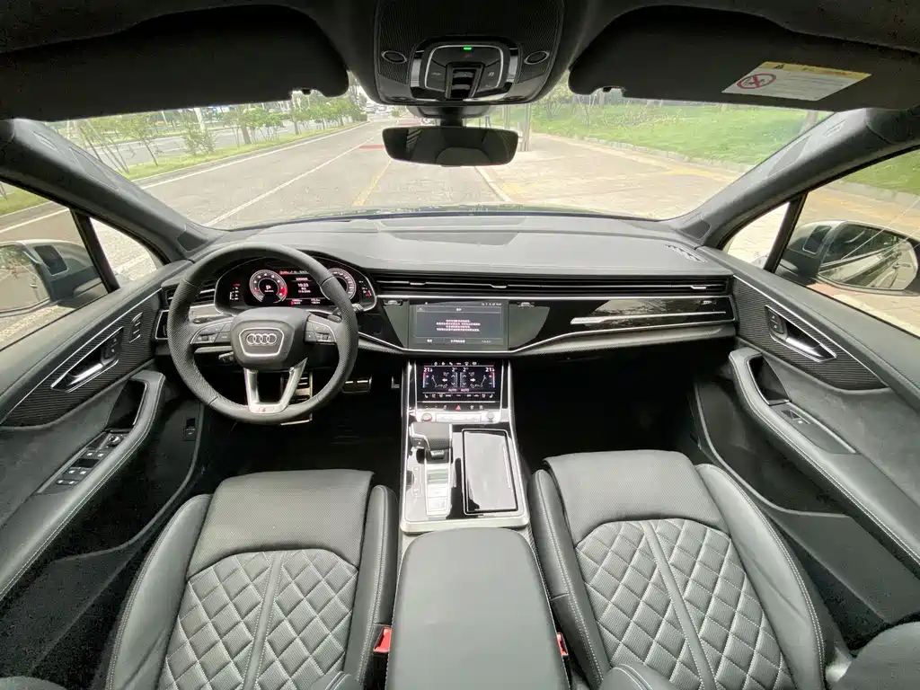 Audi SQ7 — фото 20